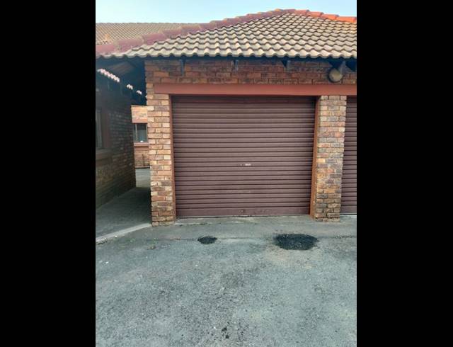 3 BEDROOM TOWNHOUSE FOR SALE IN EDLEEN